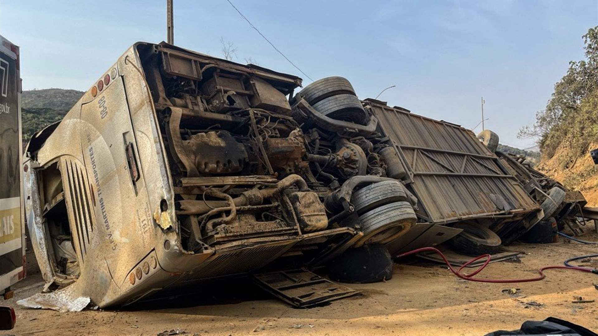 مقتل سبعة مشجعي كرة قدم وإصابة العشرات في انقلاب حافلة بالبرازيل