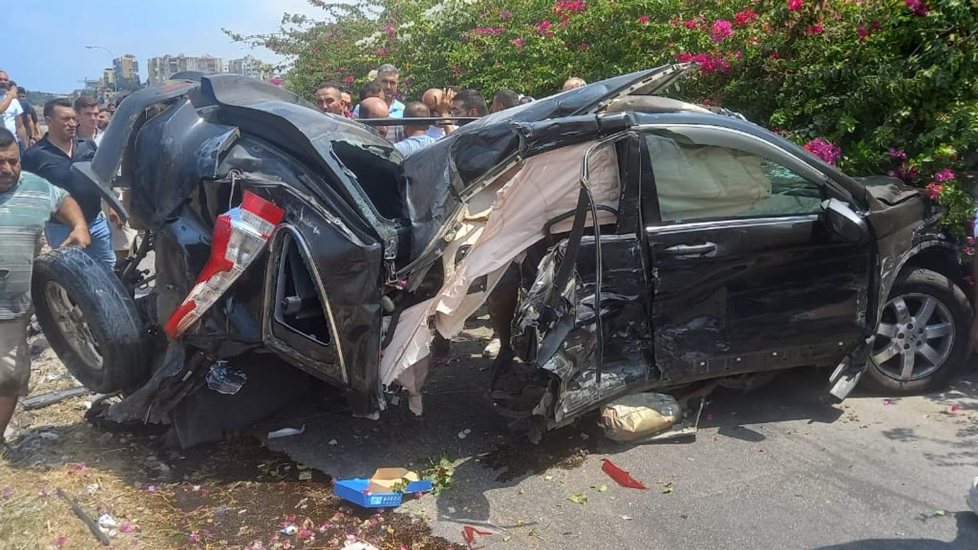 التحكم المروري: جريح نتيجة تصادم بين شاحنة وسيارة على أوتوستراد البالما باتجاه جبيل وجريح نتيجة حادث صدم على المسلك الآخر باتجاه طرابلس