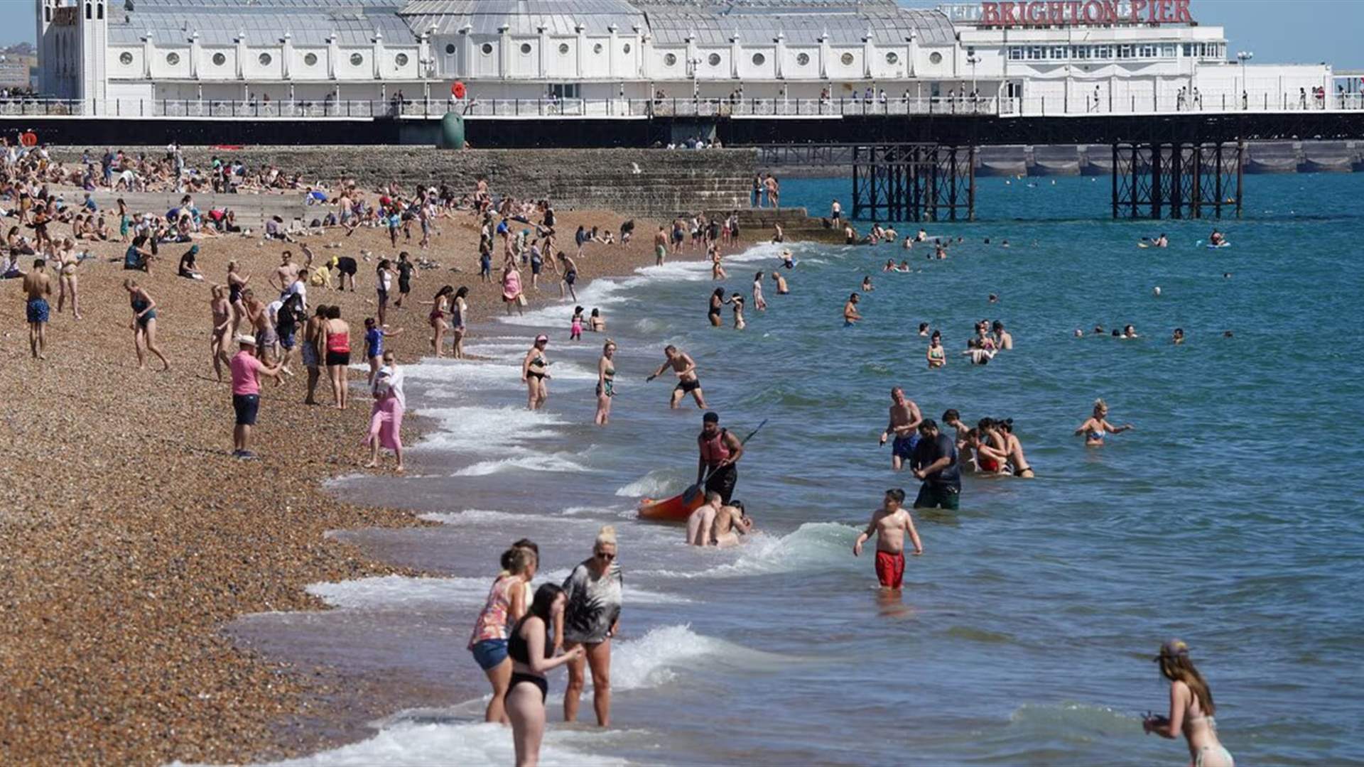 إلقاء القبض على شاب بتهمة "الاعتداء" على امرأة على الشاطئ... وهذه التفاصيل!