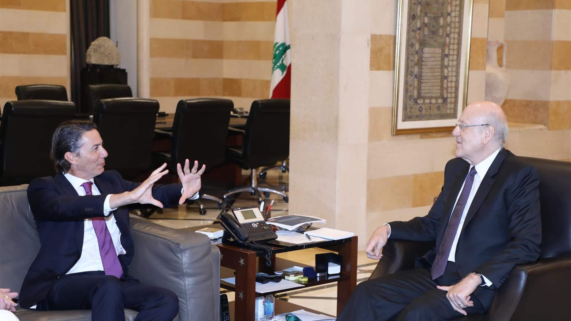 بدء إجتماع رئيس الحكومة نجيب ميقاتي مع آموس هوكشتاين