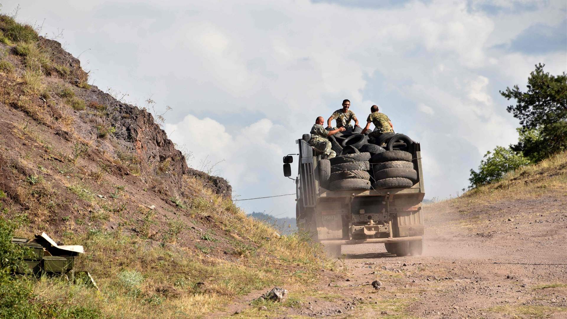  Armenia announces death of two soldiers by Azerbaijani fire 