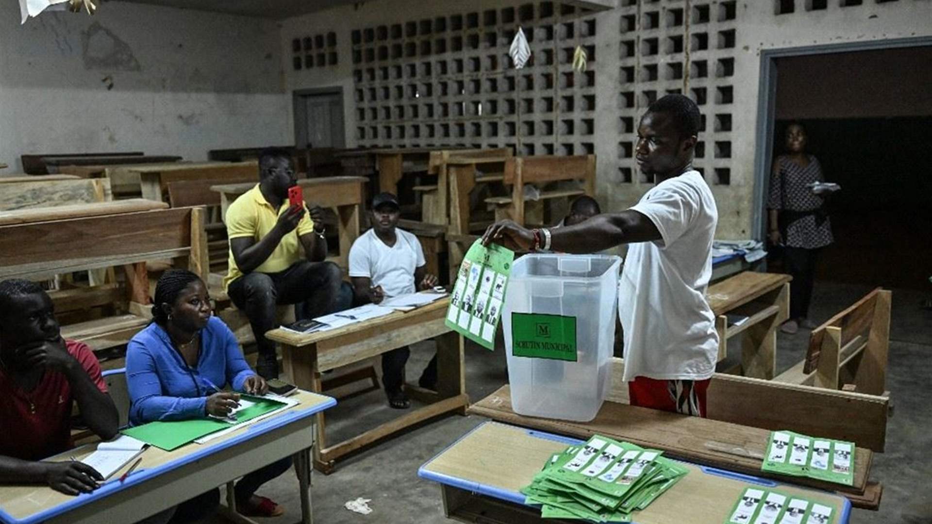 فوز ساحق للحزب الحاكم في الانتخابات المحلية في ساحل العاج في نتائج شبه نهائية