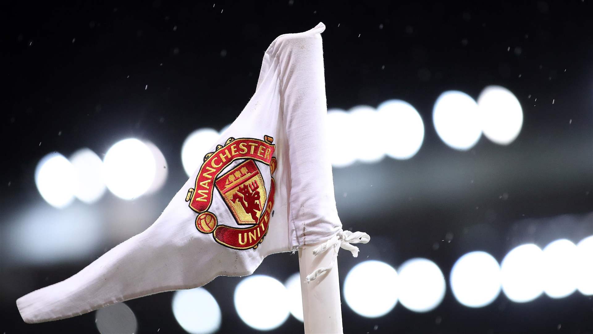Manchester United shares collapse on NYSE after rumor to stop club sale