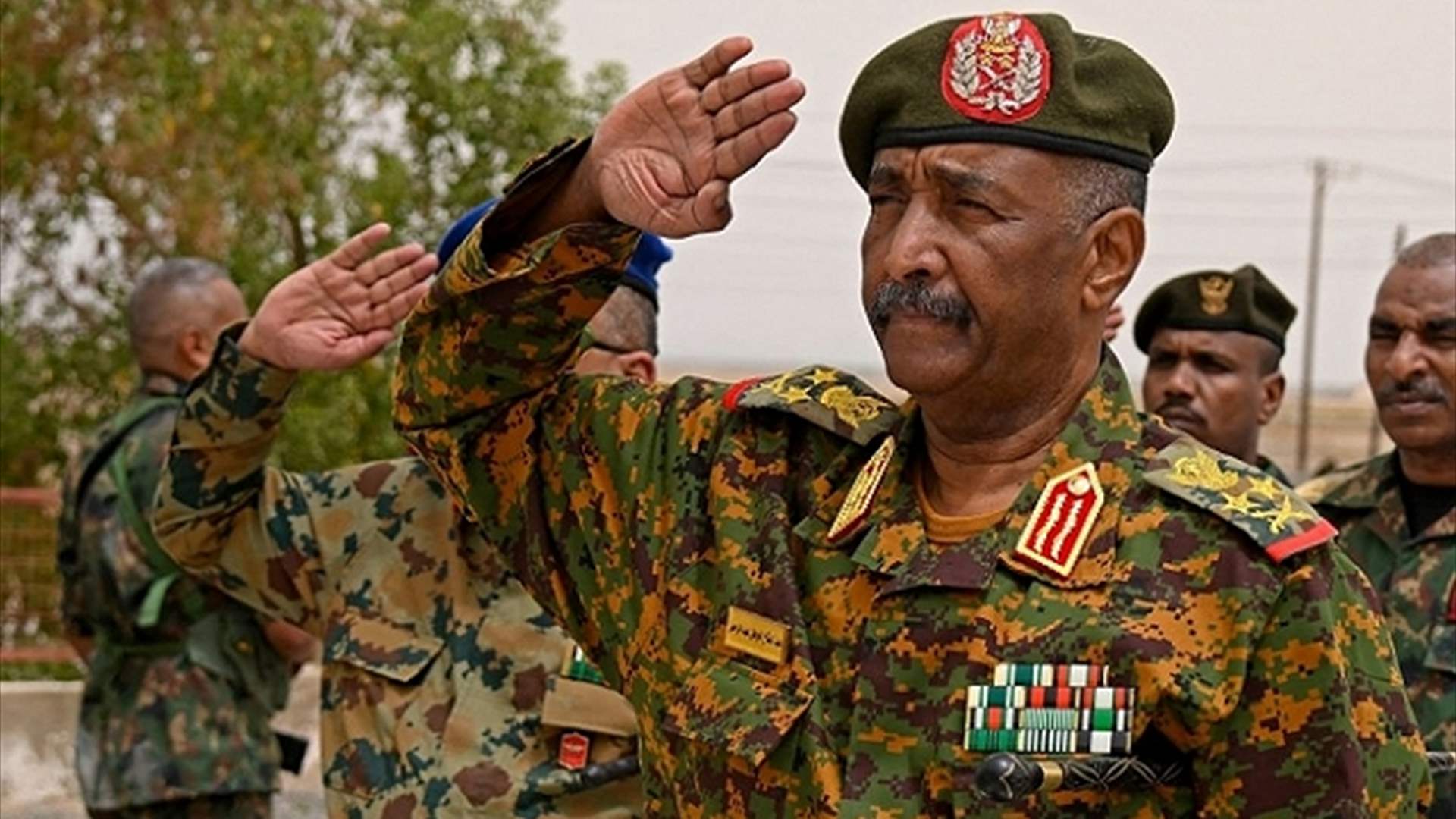 البرهان يتوجه إلى قطر في ثالث زيارة خارجية منذ بدء الحرب في السودان