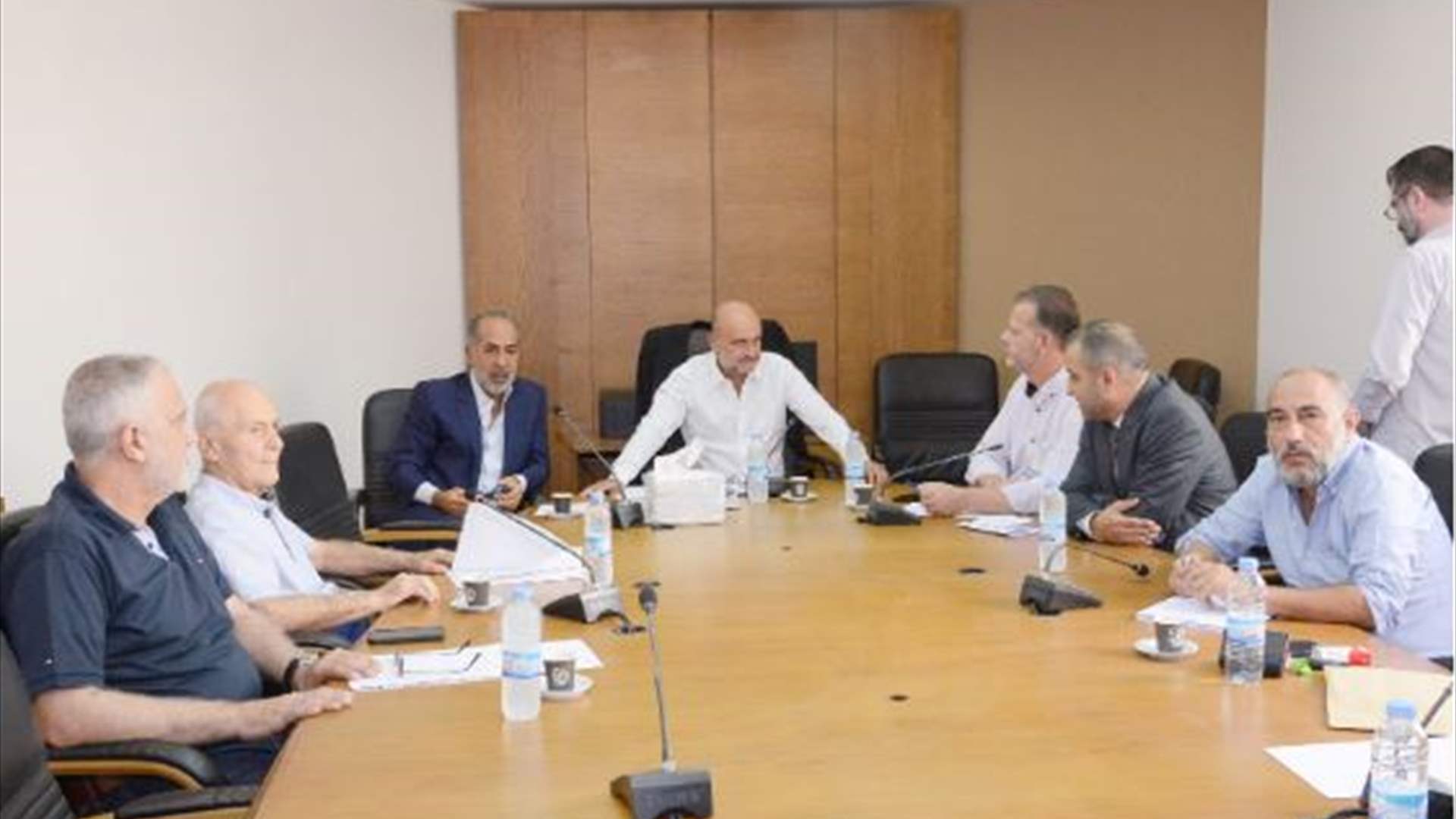 مسبح الرئيس اميل لحود الاولمبي حضر في جلسة لجنة تقصي الحقائق المنبثقة عن لجنة الشباب والرياضة