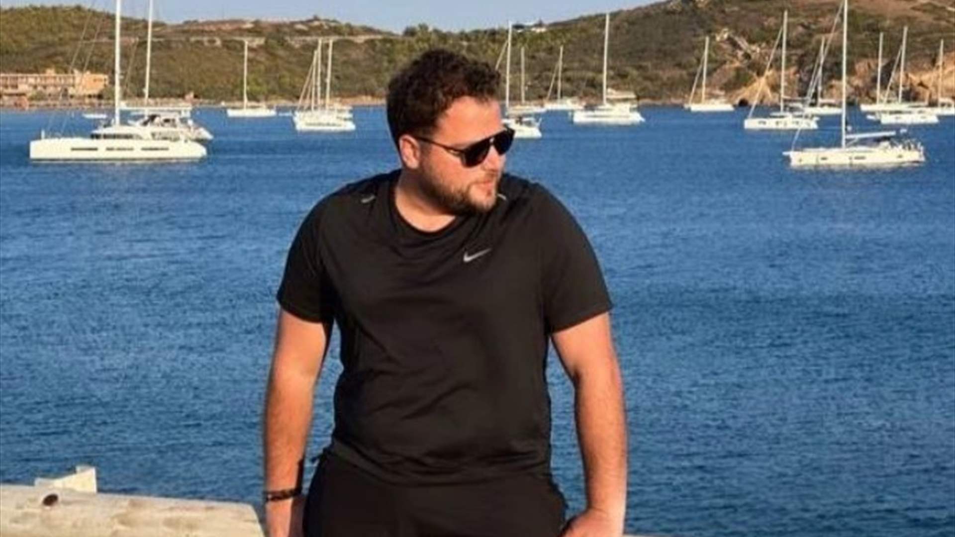 أثار الجدل بظهوره على يخت فاخر في اليونان... عامر زيان: "بعيداً عن السخافات"