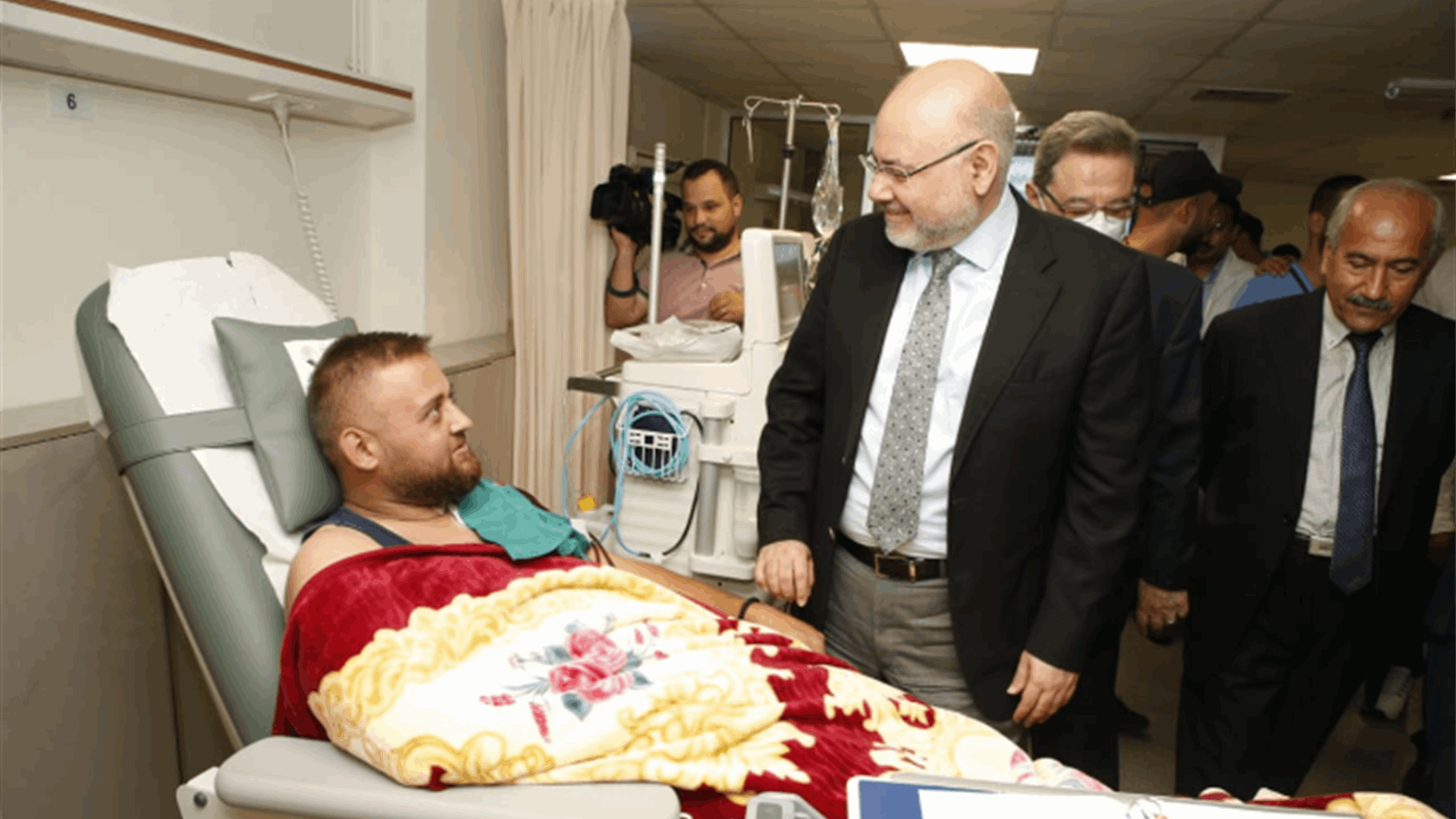 الابيض جال على 4 مستشفيات حكومية في الشمال: المرضى خط أحمر وسنستمر في توفير العناية الكاملة لهم