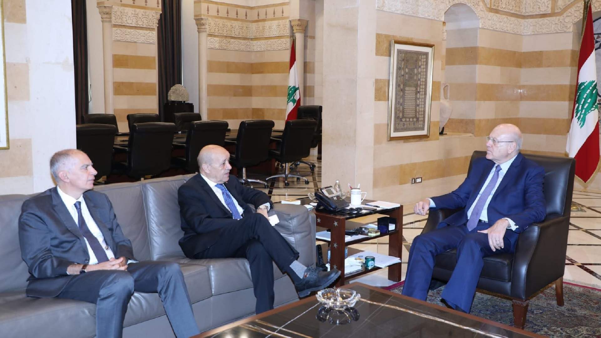 Le Drian hopes that the initiative announced by Berri could begin a path towards a solution during his meeting with Mikati