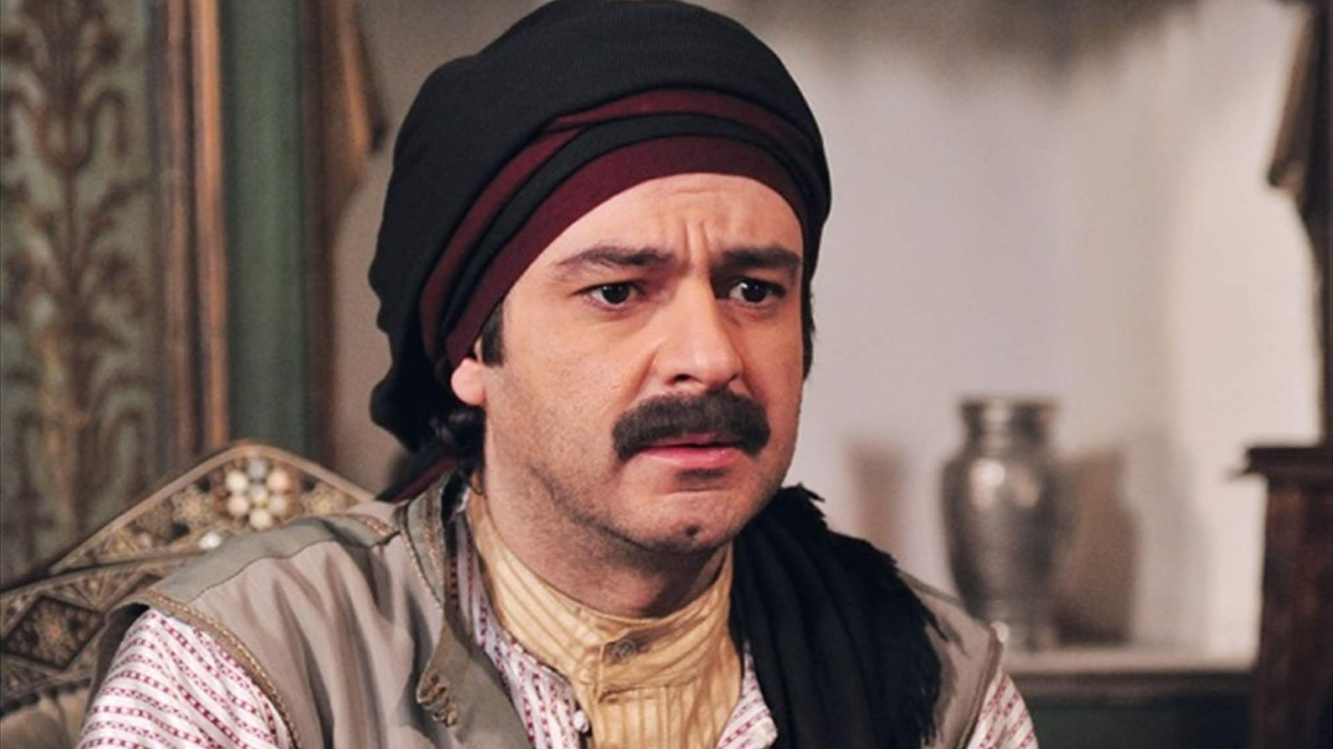 عاصم حواط نجم &quot;باب الحارة&quot; يدخل القفص الذهبي.. شاهدوا زوجة صاحب شخصية &quot;صبحي&quot;