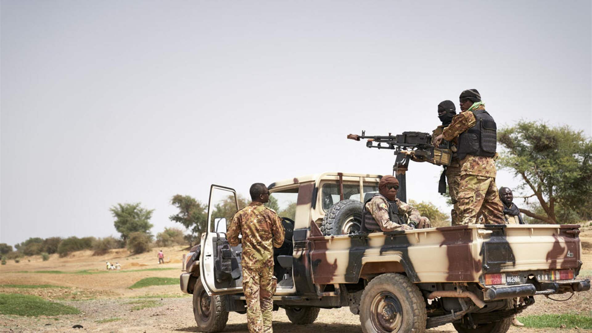 جيش مالي يعلن مقتل نحو عشرة جنود في هجوم انتحاري الجمعة