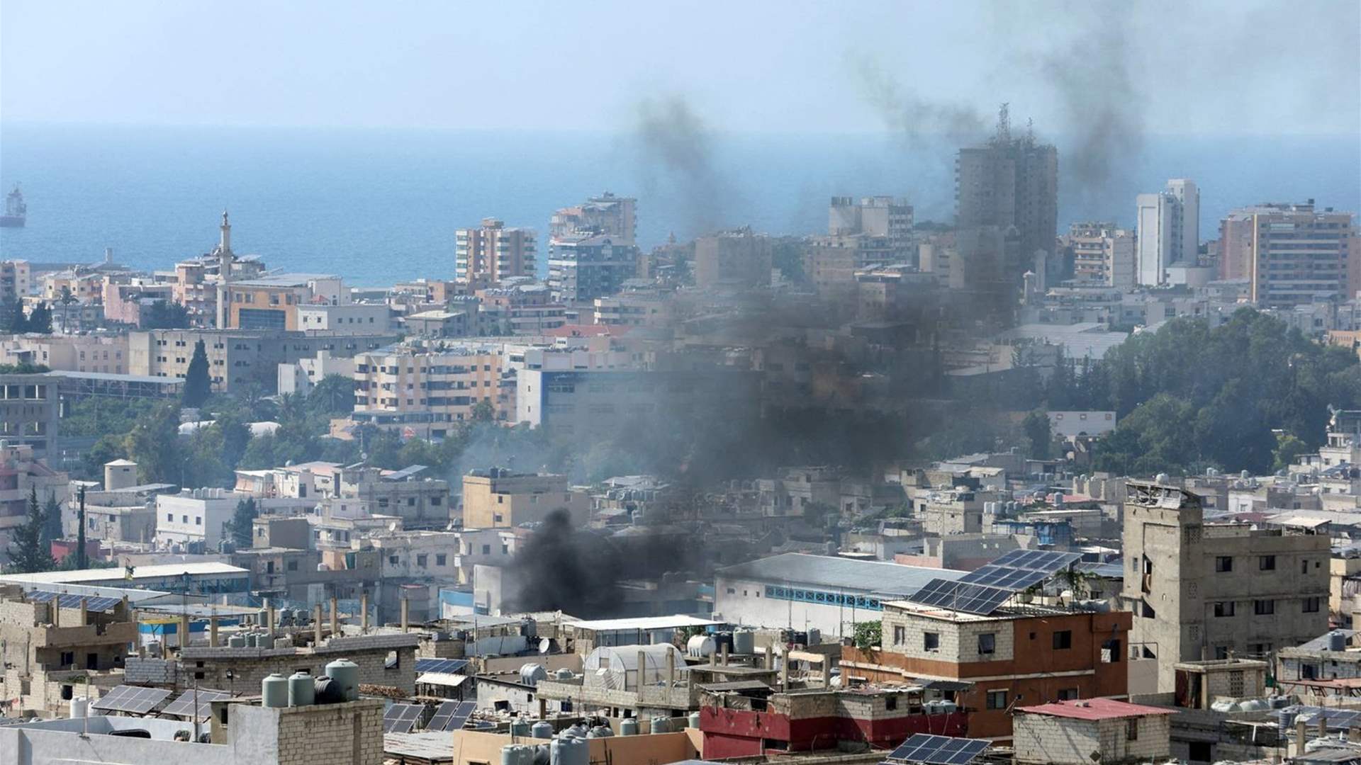 إصابة مسؤول حركة الجهاد وجرح آخر جراء تجدد الإشتباكات في عين الحلوة