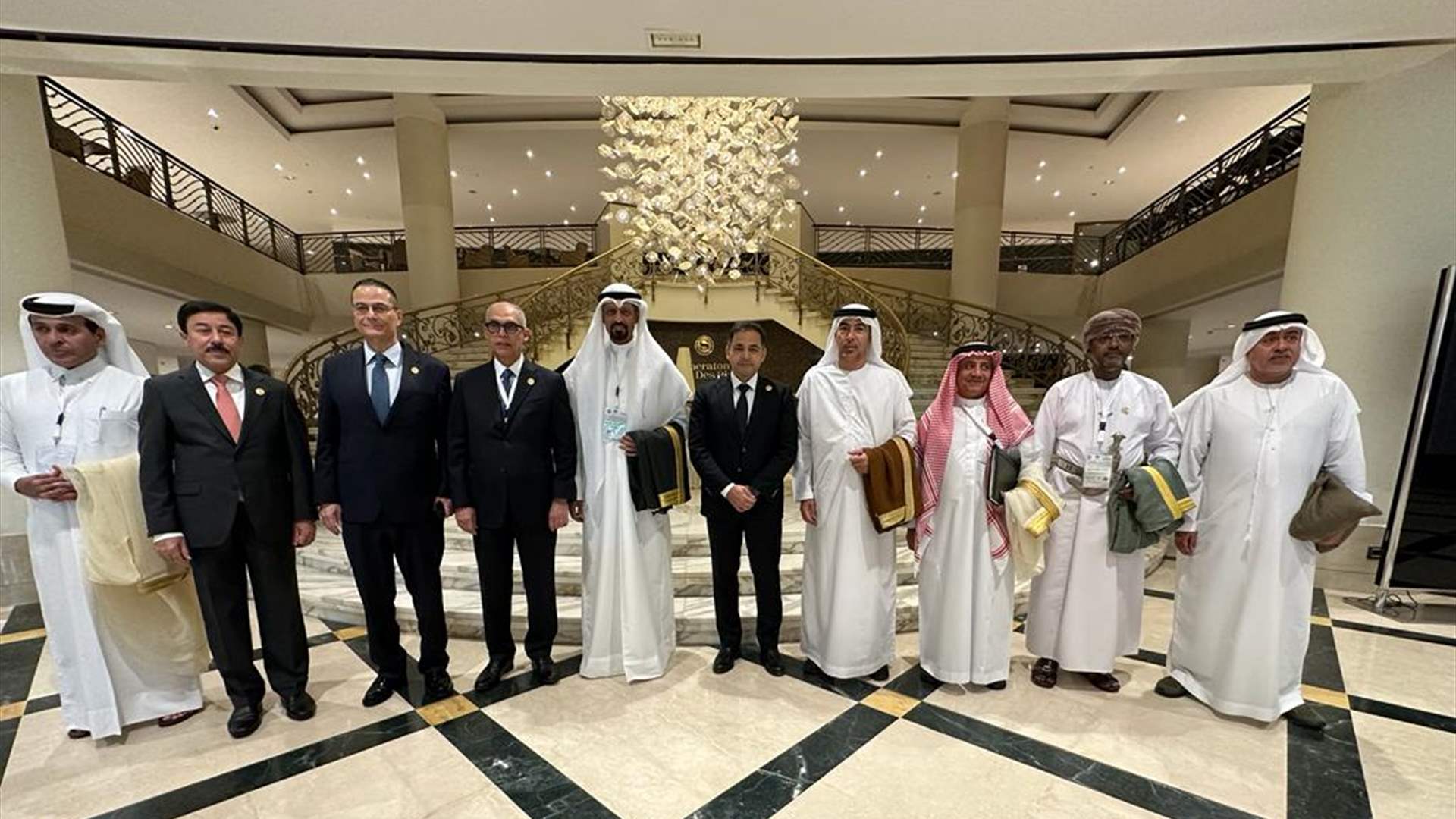منصوري يشارك في اللقاء الدوري لحكام المصارف المركزية العربية في الجزائر