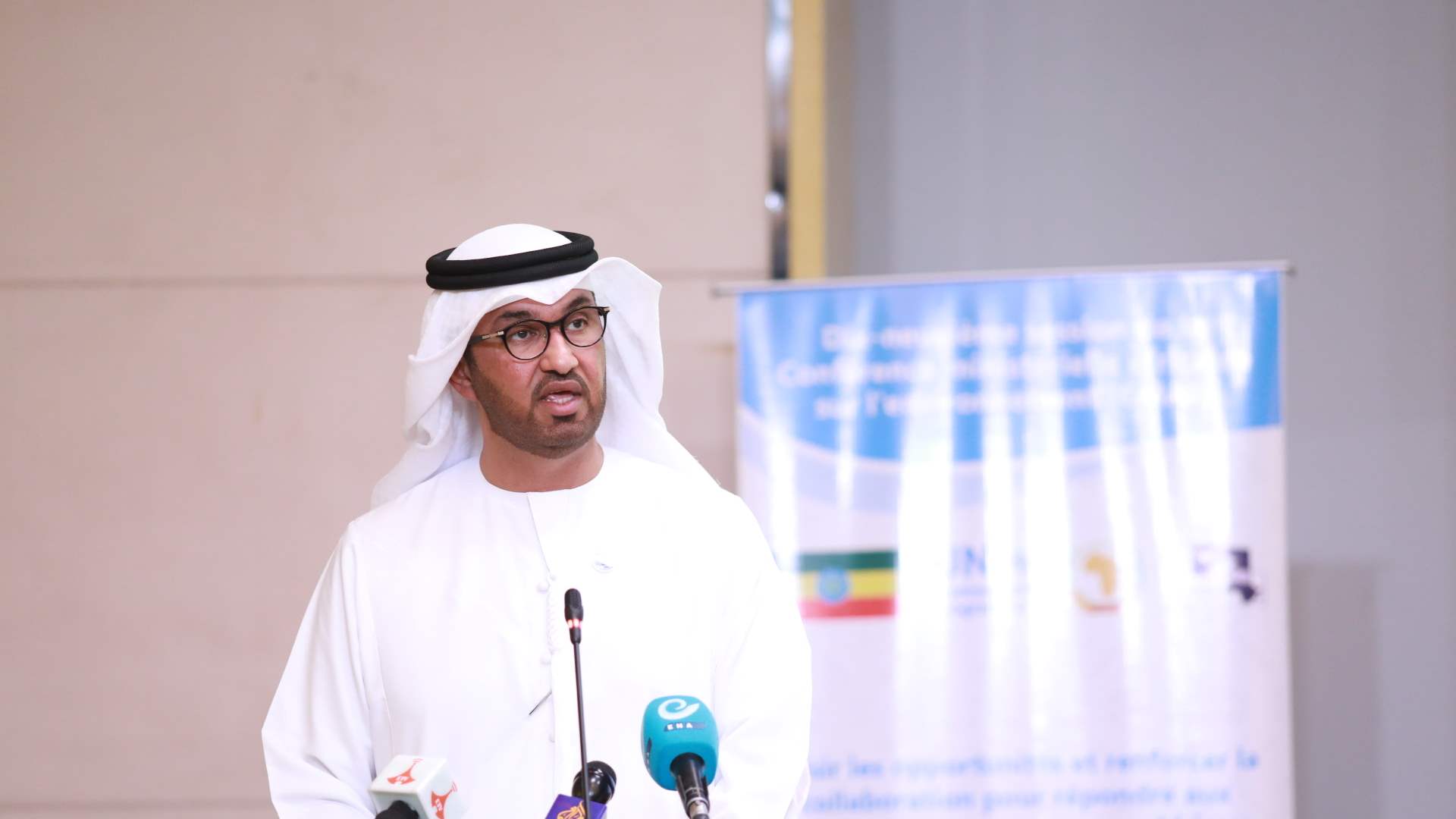 وزير الخارجية الاماراتي: التصدي لتداعيات تغير المناخ أولوية ملحة للعالم