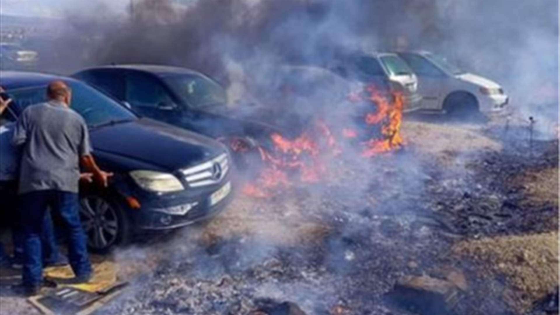 في وادي خالد... نيران أدت إلى احتراق أكثر من خمس سيارات