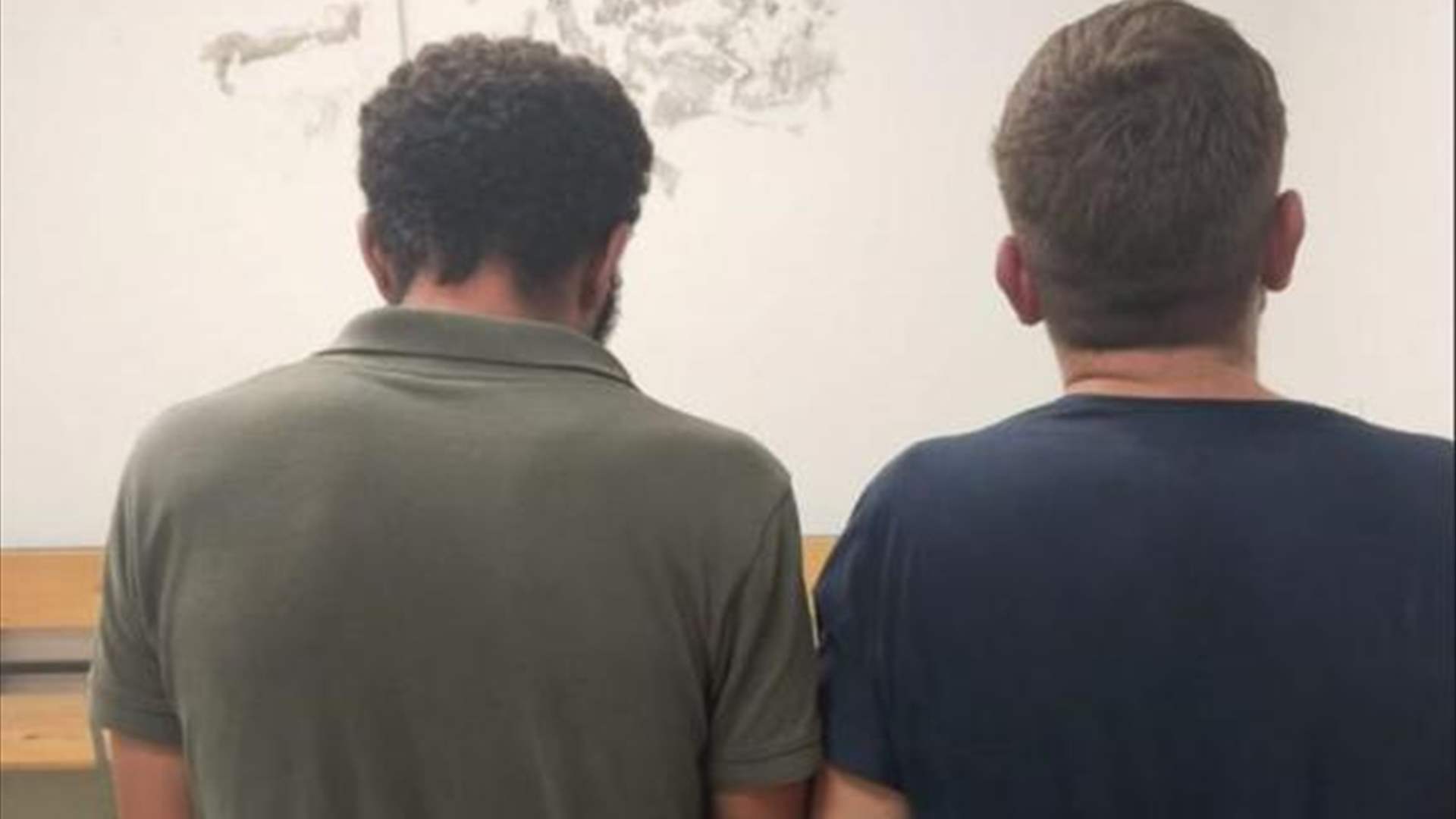 مروجا مخدّرات ينشطان على متن دراجتهما الآلية بقبضة مفرزة استقصاء بيروت بالجرم المشهود 