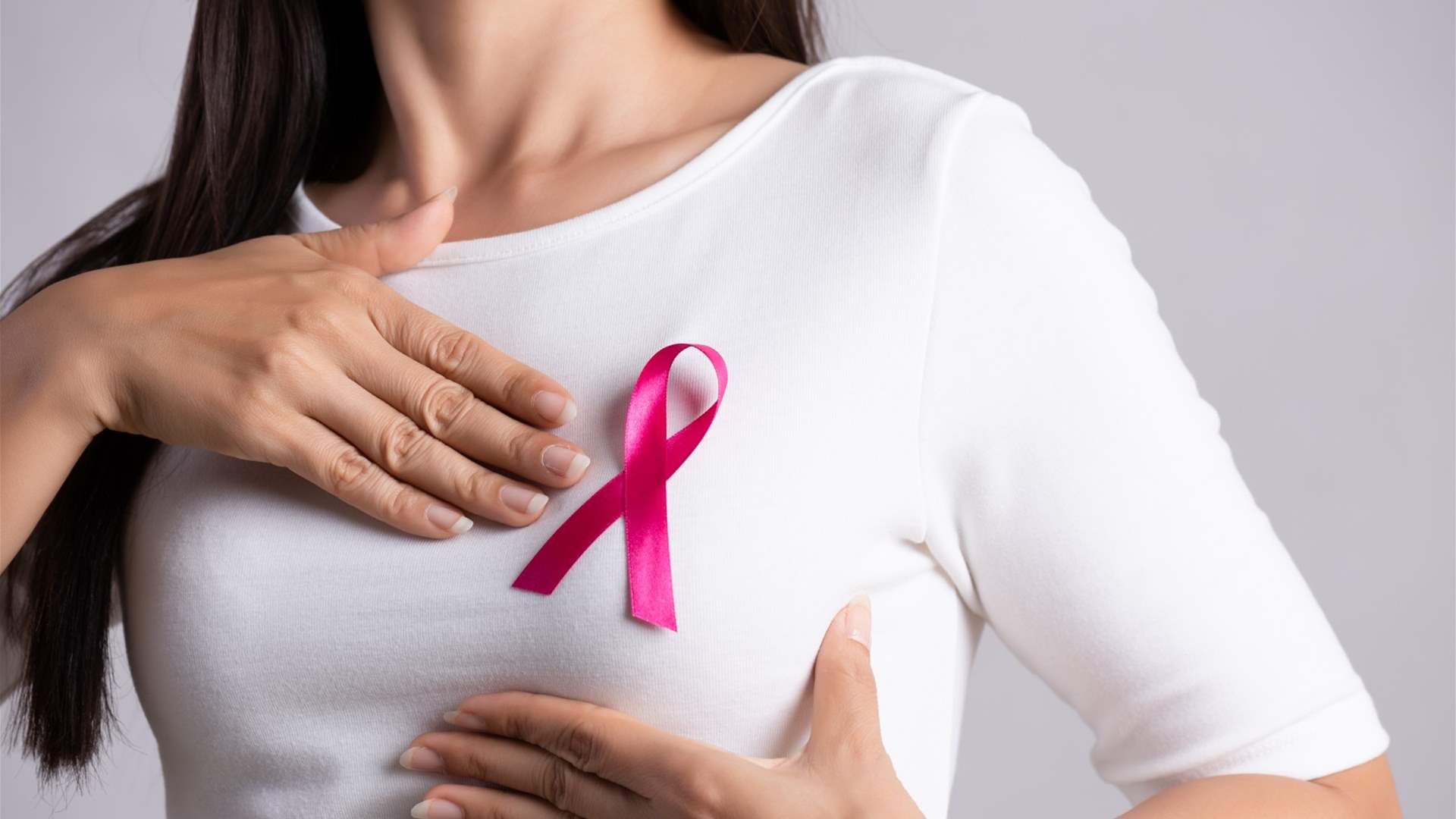 من هم الأشخاص الأكثر عرضة للإصابة بسرطان الثدي؟