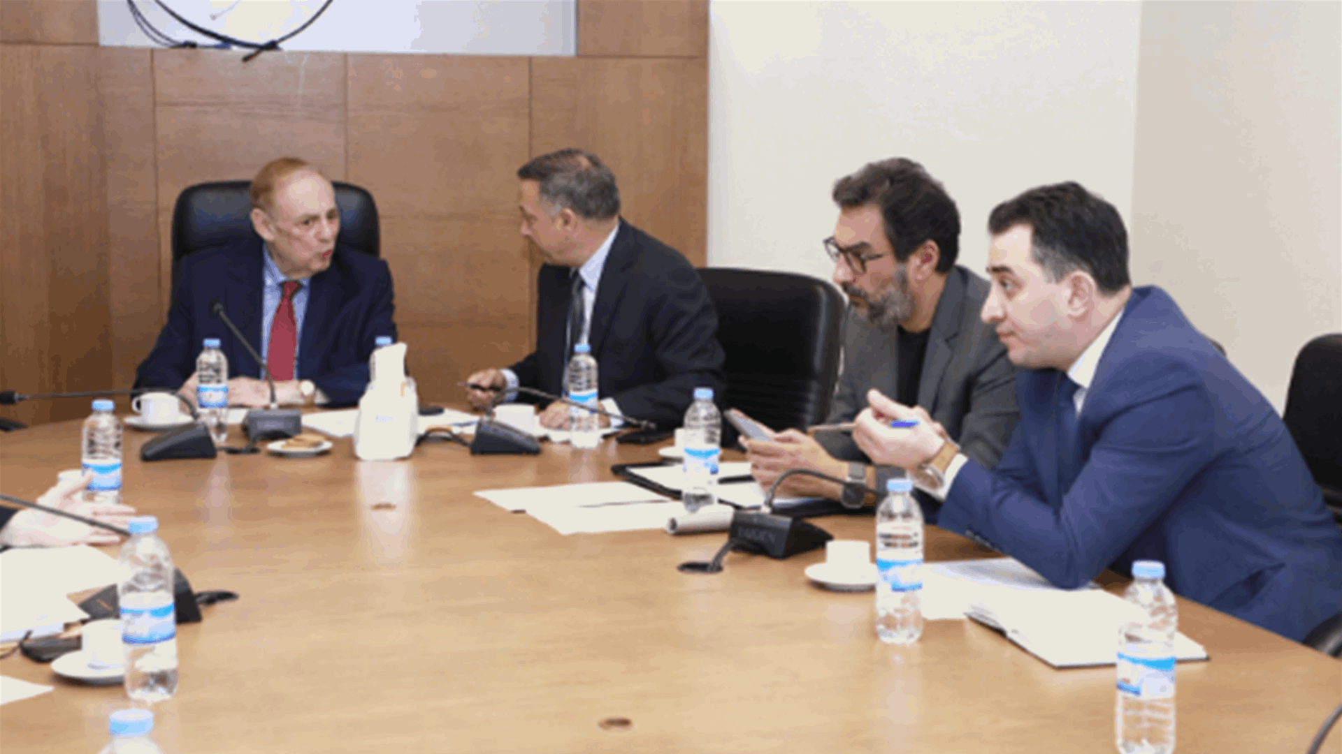 البستاني: أخشى أن يكون هناك مخطط سري لافشال الدولة