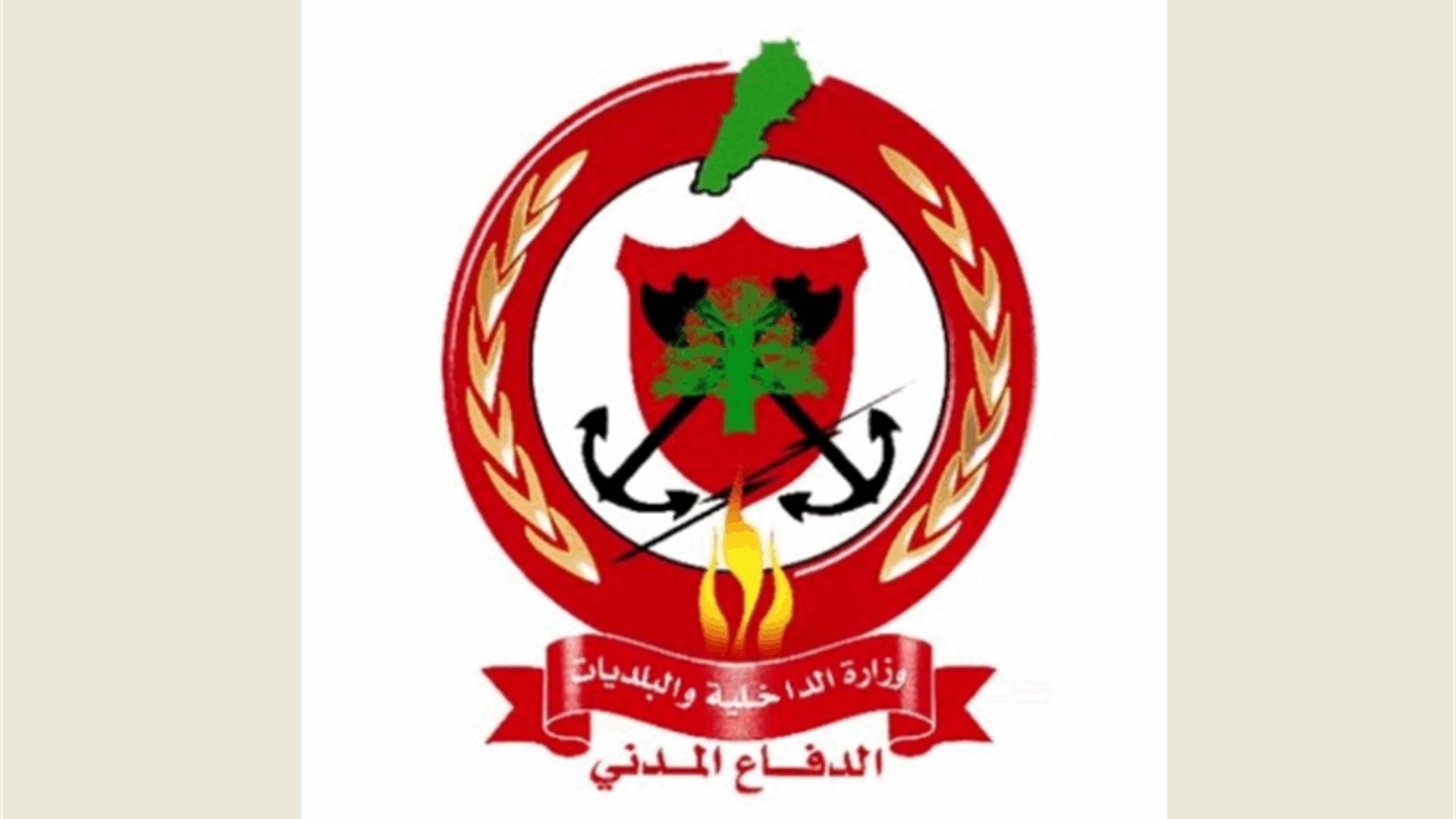 إخماد حريق داخل متجر لبيع قطع السيارات في مجدليا  