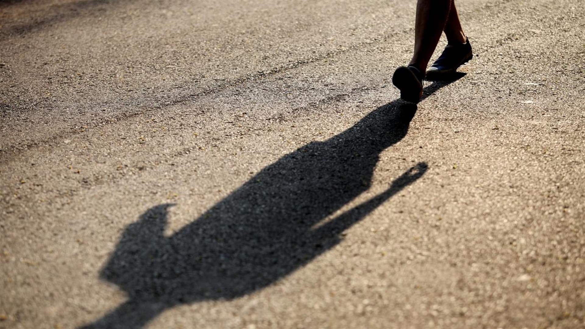 تعرضت للصدم مرتين من قبل سيارتين مختلفتين في دقائق... إليكم ما حصل! 