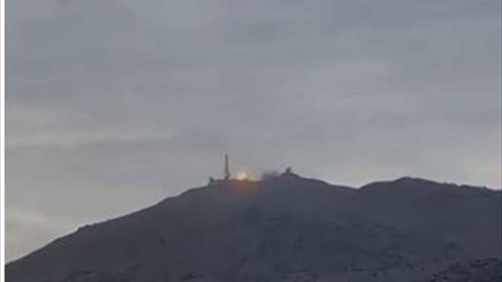 بالفيديو: لحظة استهداف مركز الرادار والرويسات العلم في مزارع شبعا 