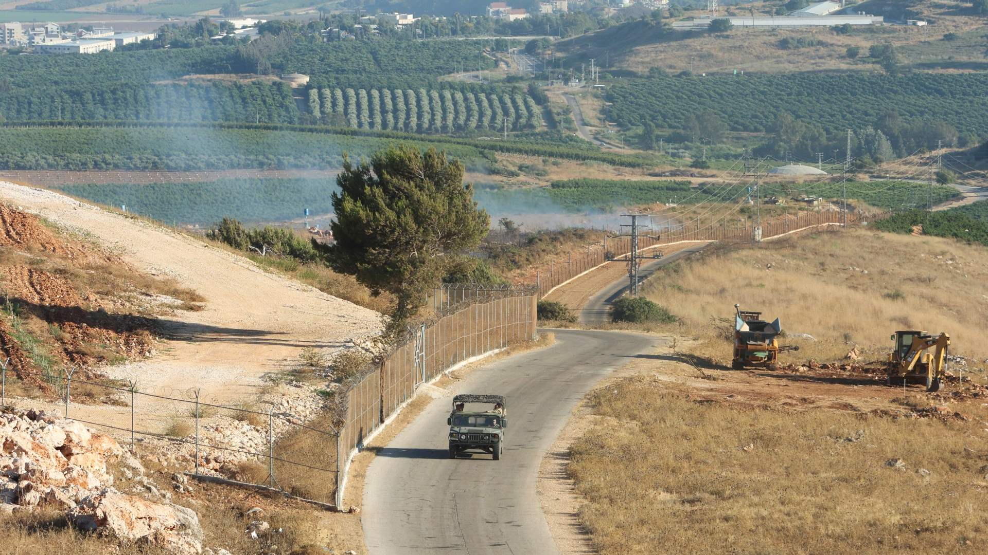 Calm prevails in the South, and movement is almost nonexistent near the border