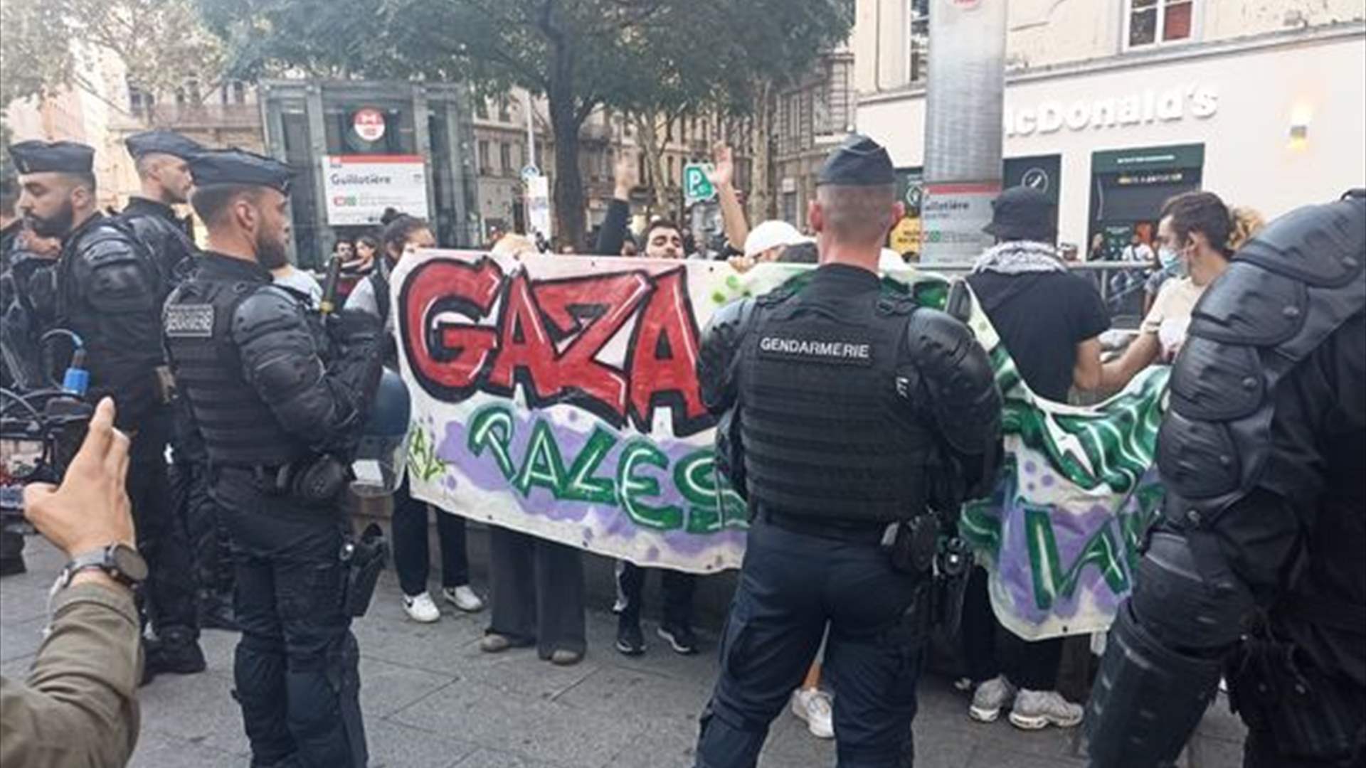 فرنسا تحظر تنظيم تظاهرات داعمة للفلسطينيين