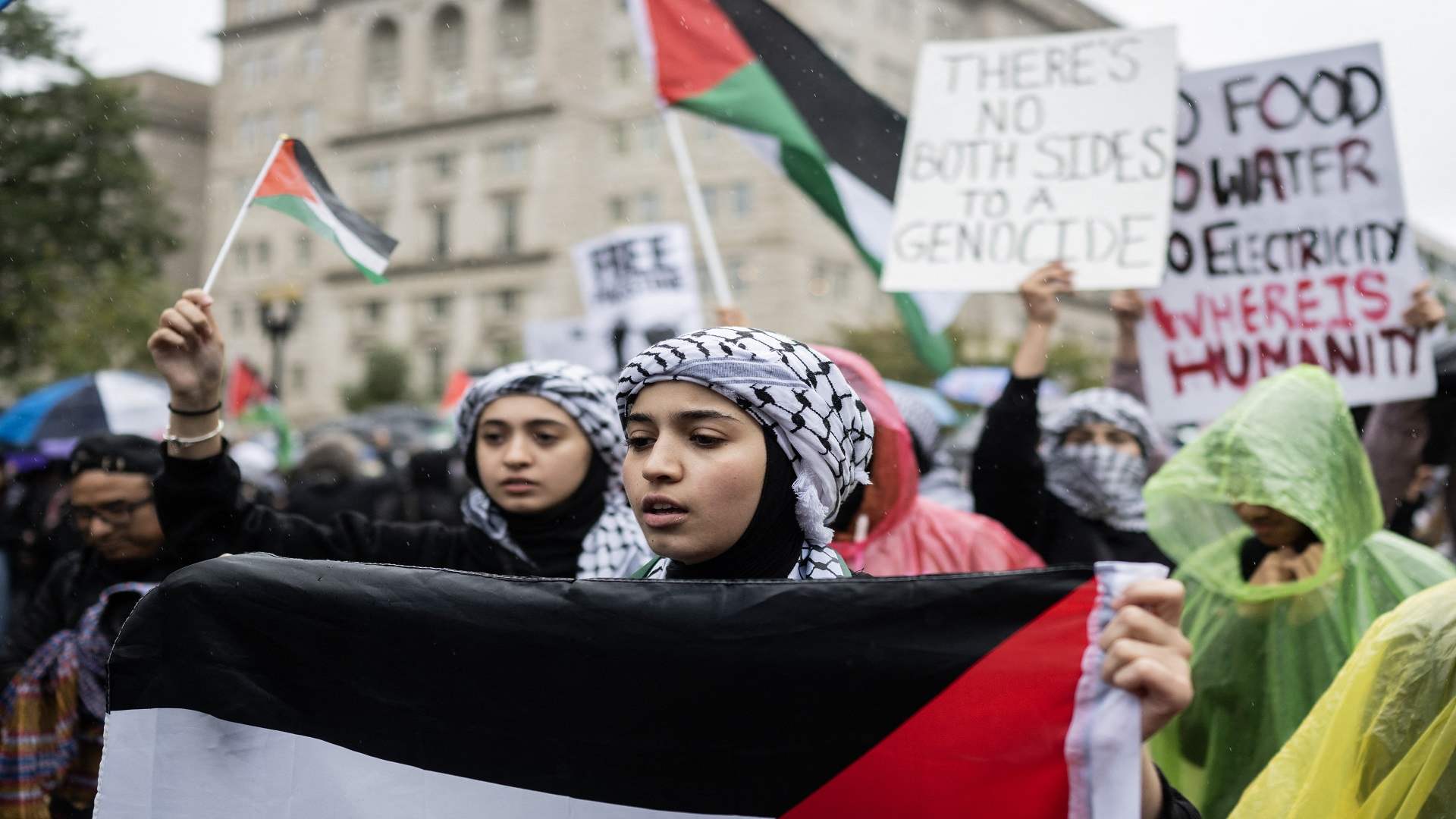 آلاف المؤيدين للفلسطينيين يتظاهرون أمام البيت الأبيض