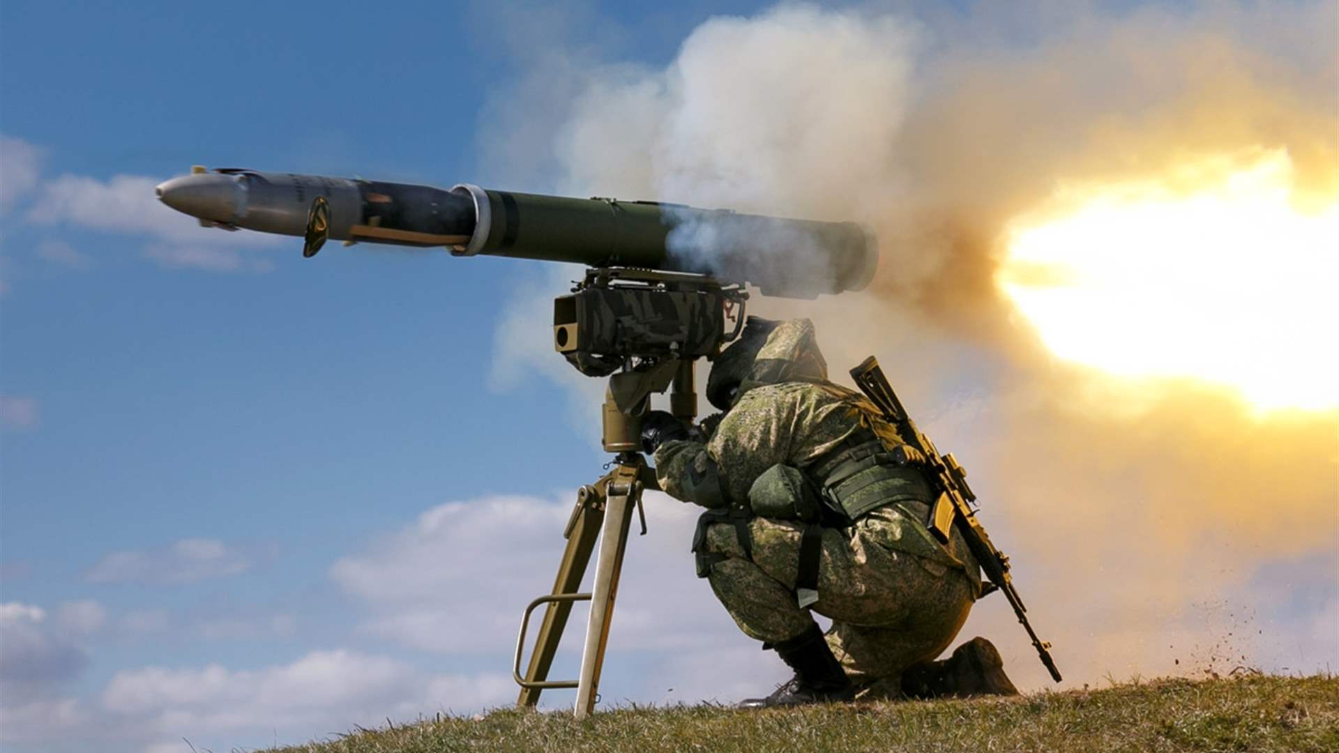Violent clashes erupt at the southern border as anti-armor missiles target Israeli territories