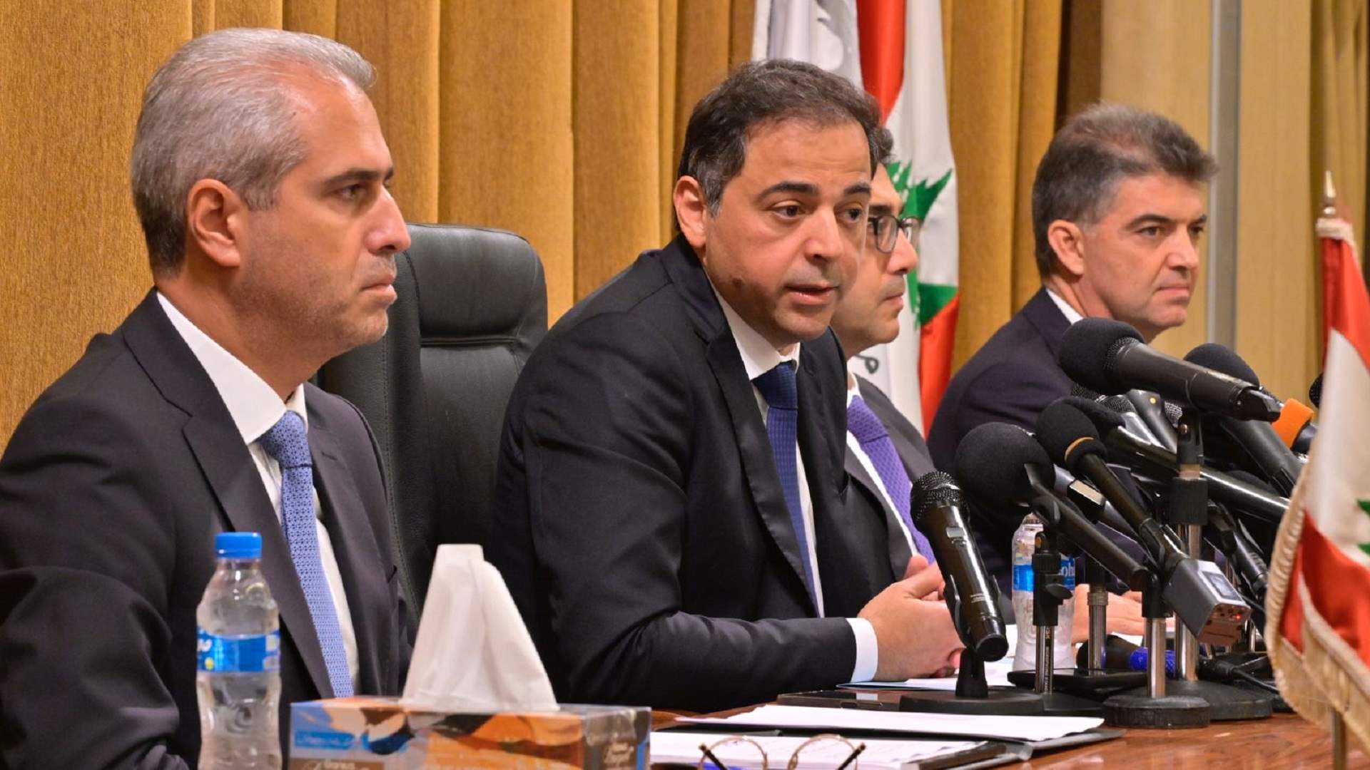 Mansouri and the Finance Committee besiege the government in times of war