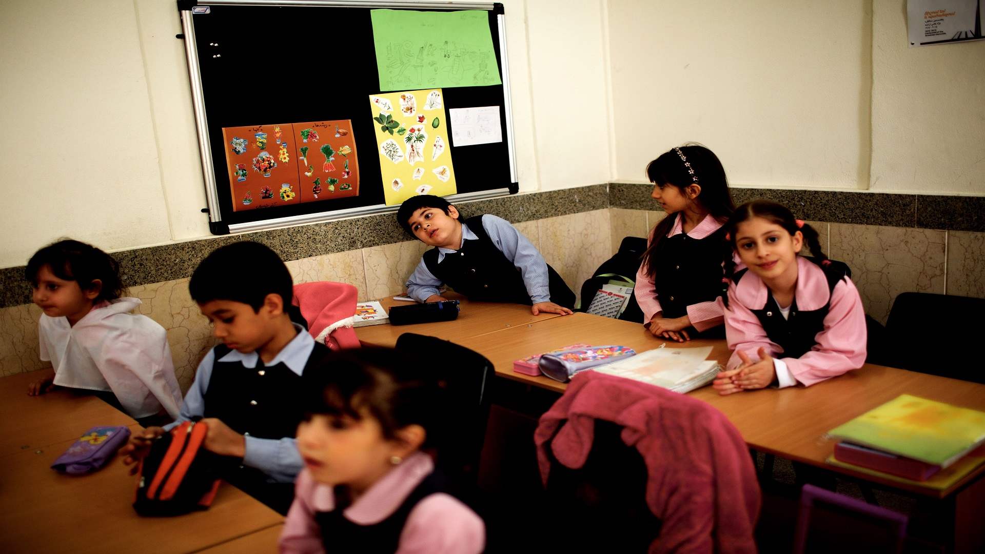 إيران تمنع تدريس الأطفال الصغار اللغات الأجنبية