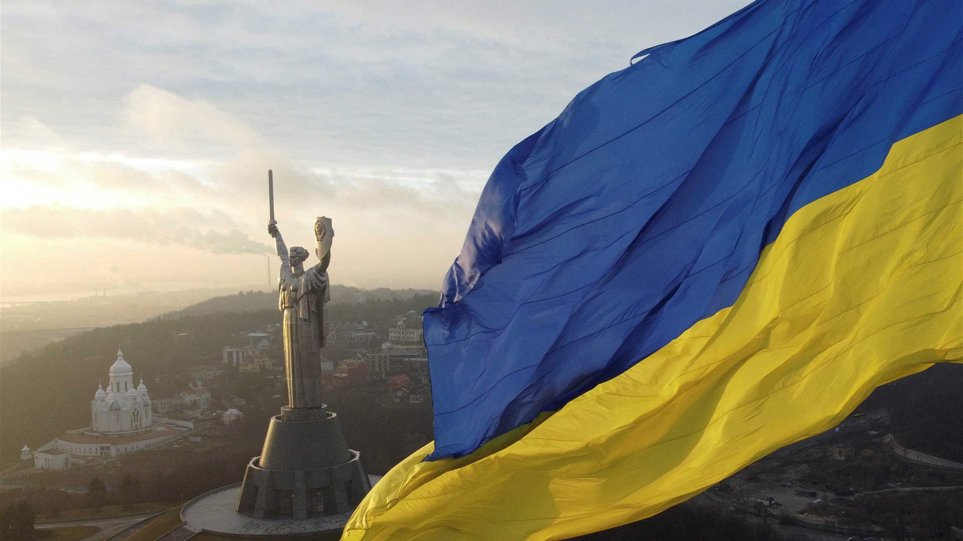 Ukrainian President Discusses Military Enhancement with French Counterpart 