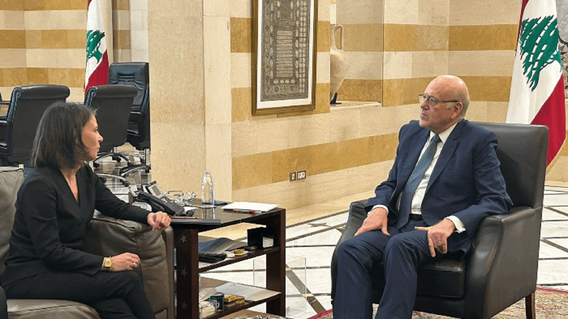 لقاء جمع ميقاتي ووزيرة خارجية ألمانيا: نبذل كل جهدنا لعودة الهدوء الى الجنوب