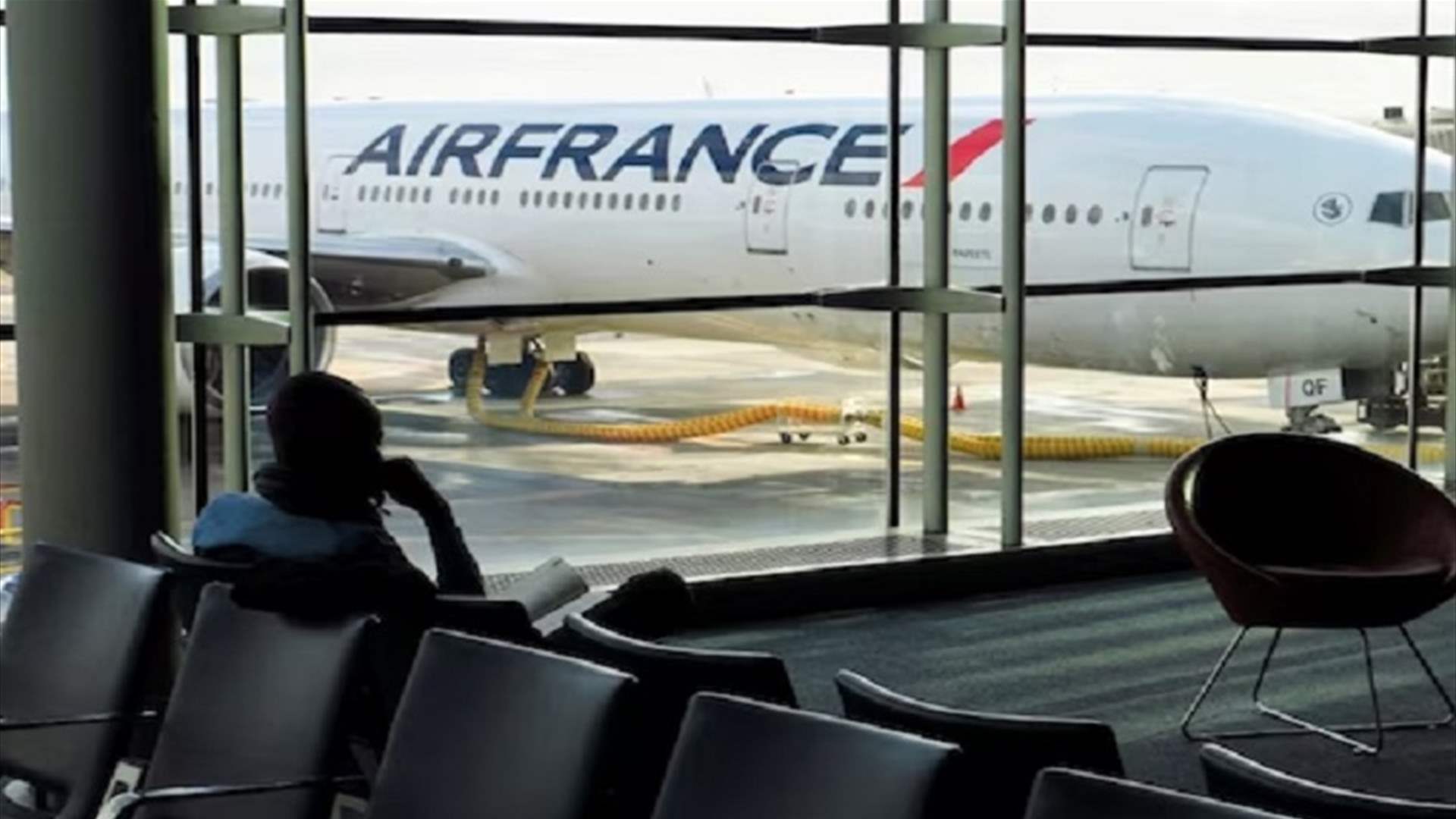 Bomb threats target 14 French airports, with the evacuation of three of them