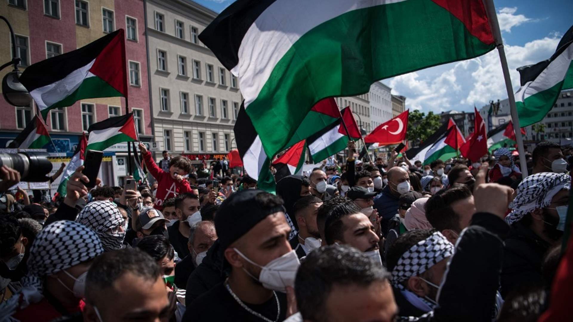 ألمانيا تتعهّد مكافحة معاداة السامية مع تظاهر الآلاف دعما لإسرائيل