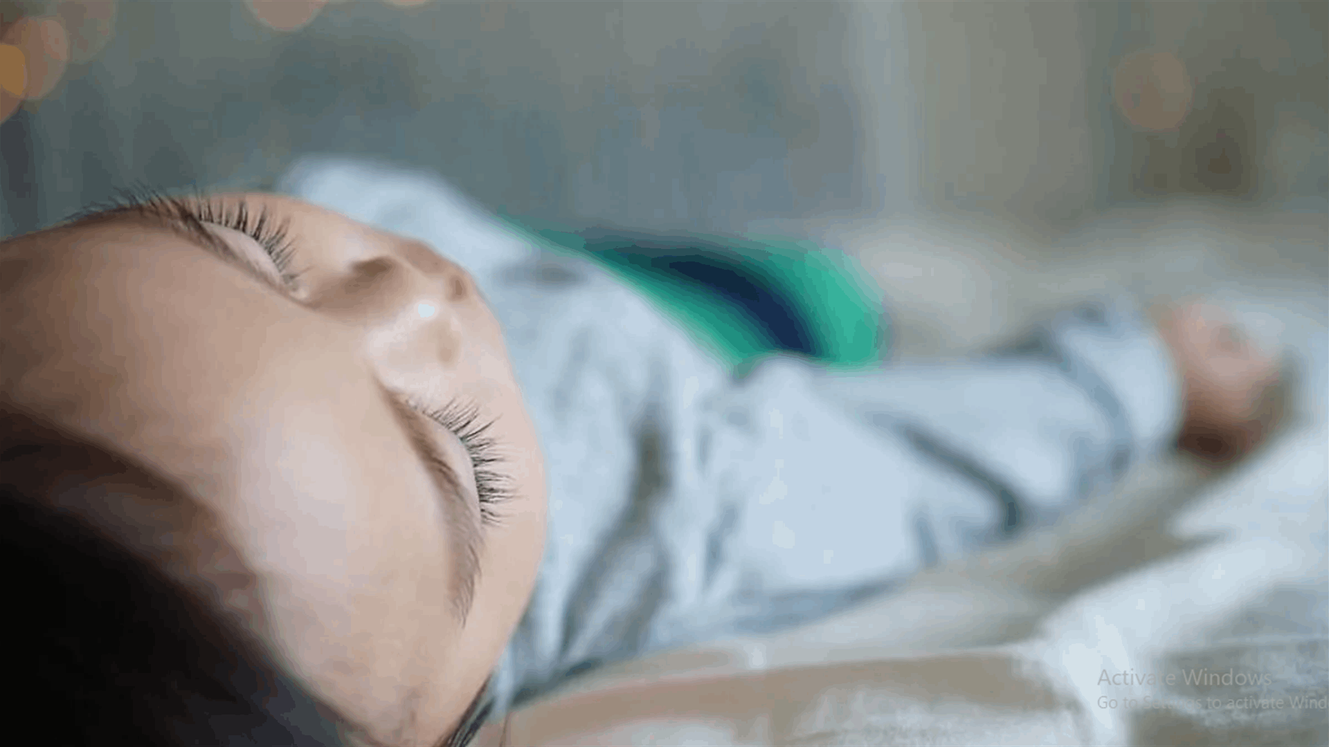 "مزقت السترة من ظهره"... القبض على معلّمة عنّفت أحد التلاميذ الصغار بطريقة مروعة!