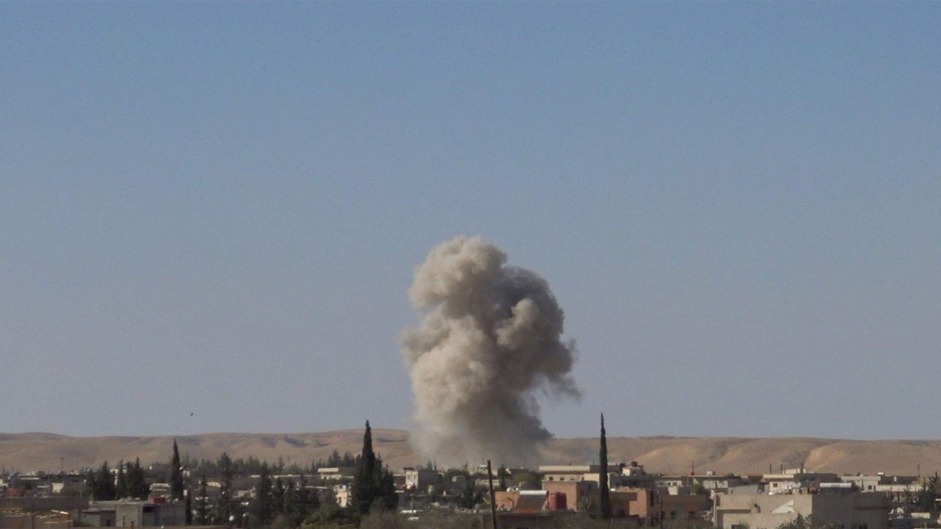 Six civilians die by Russian bombing of a refugee camp in northwestern Syria