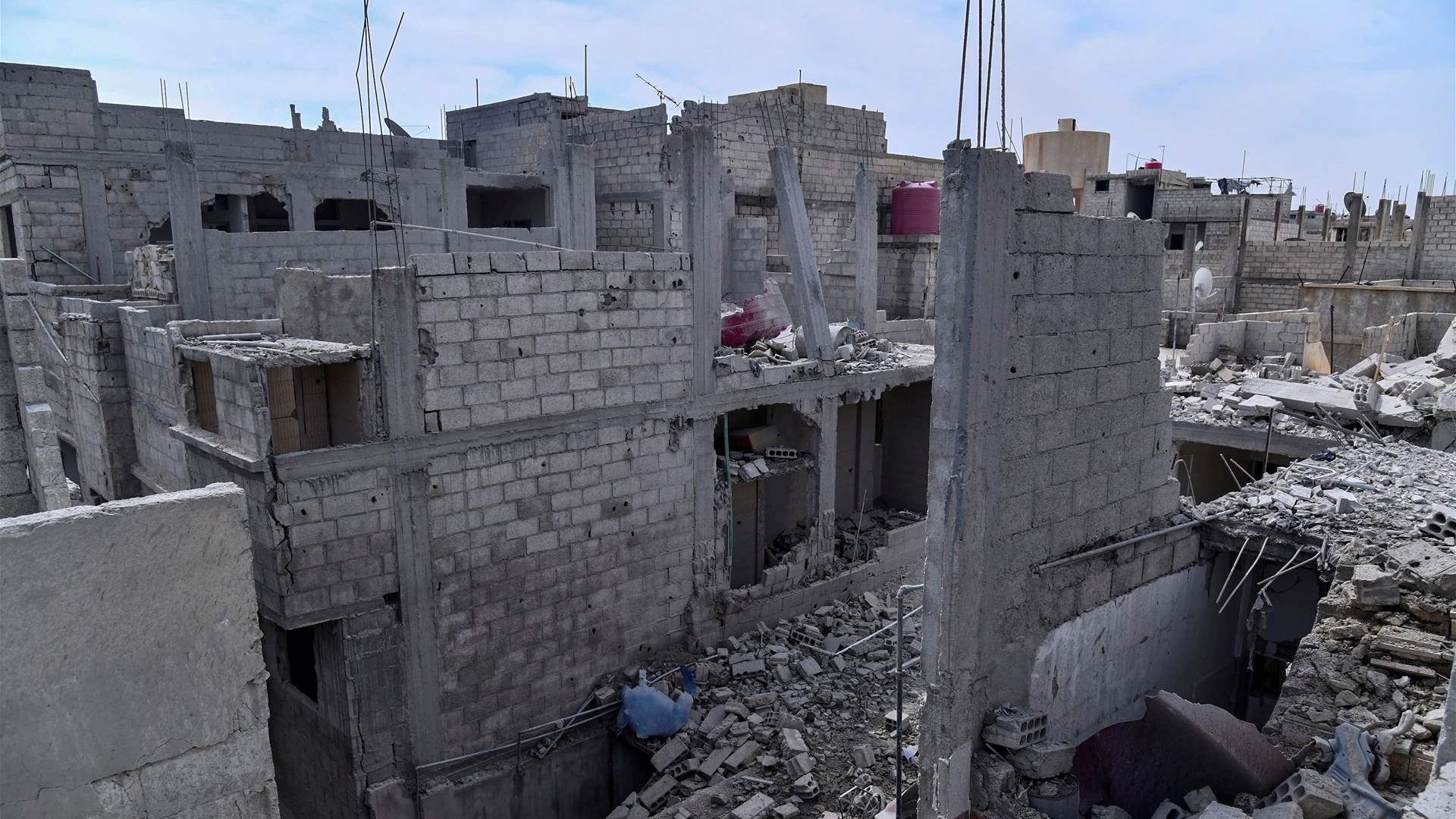 Israeli army strikes &quot;military infrastructure&quot; in Syria