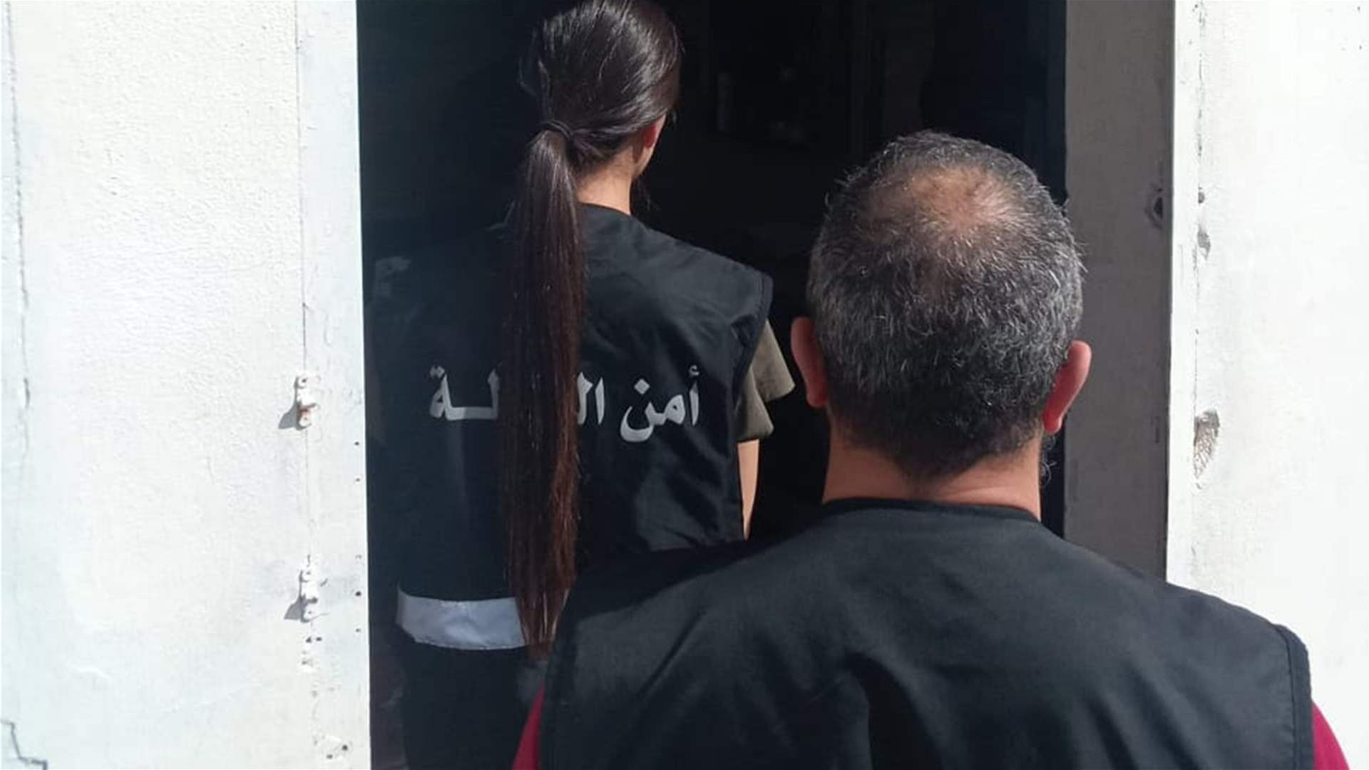  إقفال صالونات حلاقة وختمها بالشمع الاحمر في البترون وشكا