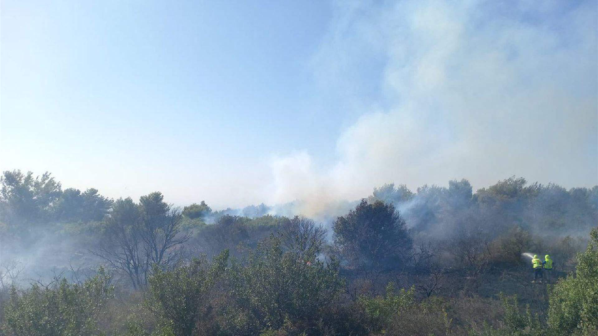 Incendiary phosphorus shells ignite fire between Aalma El Chaeb and Naqoura