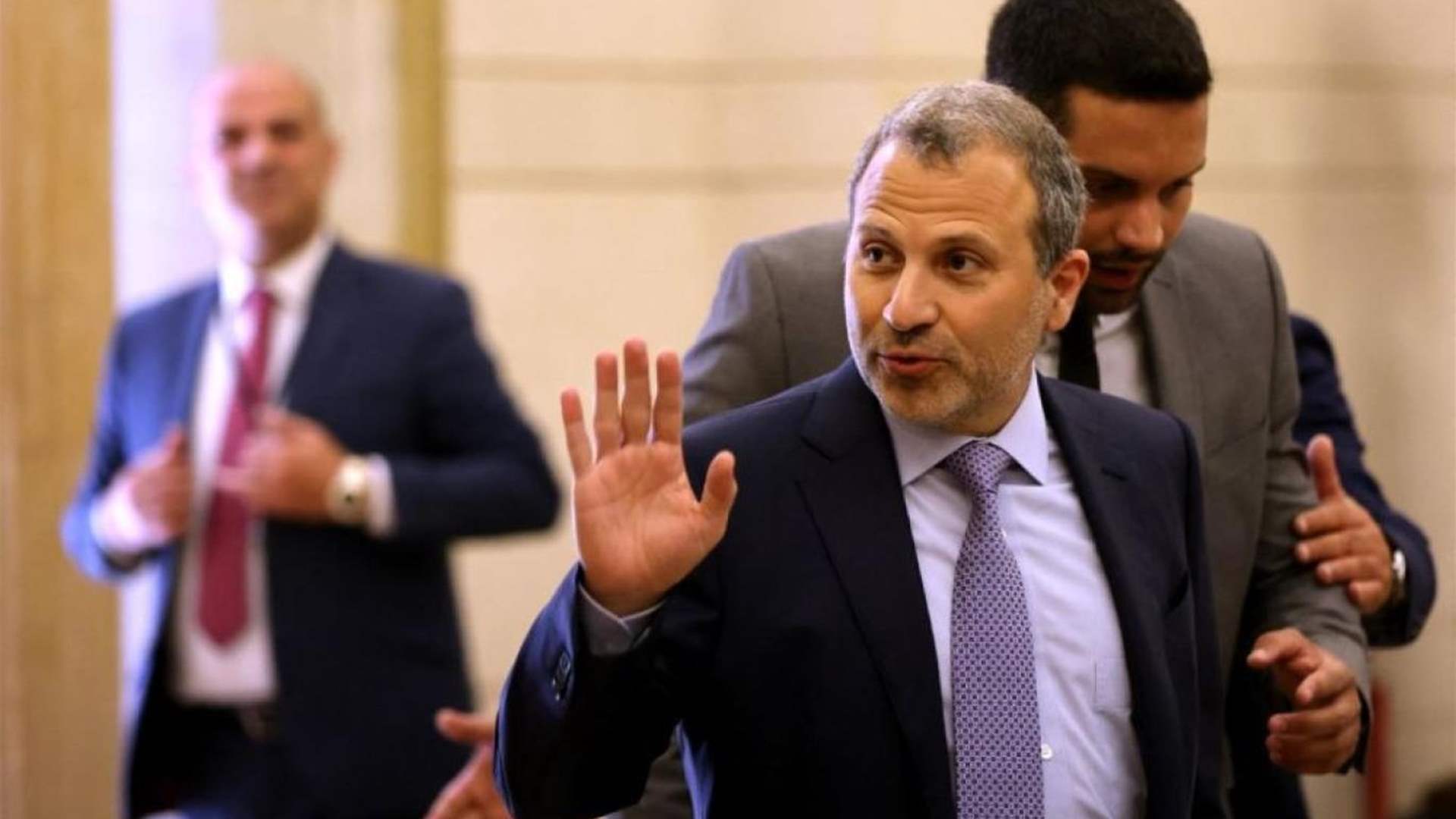 باسيل لم يلتق أحدًا من المعارضة ولم يطلب موعدًا من معراب (اللواء)