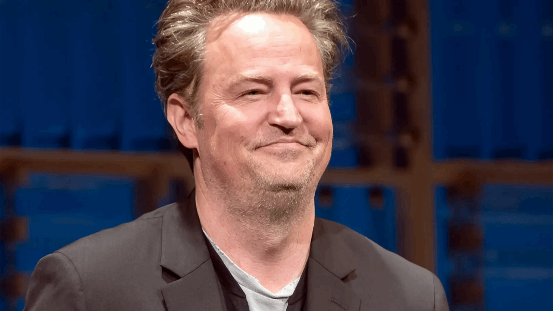 " مرحبًا اسمي ماثيو ويجب أن أكون ميتاً"... مذكرات ماثيو بيري تعود الى الواجهة وافتتاحيتها تشكل صدمة لعشاقه!