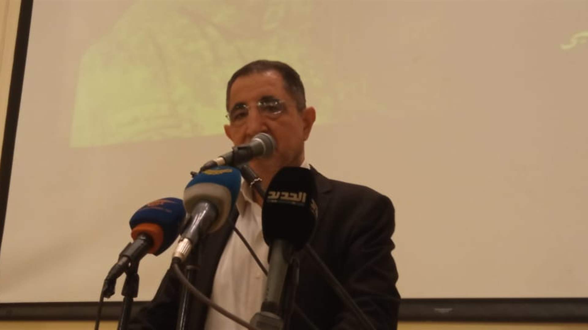 الحاج حسن: المقاومة تفتخر بشهدائها ورأسها مرفوع