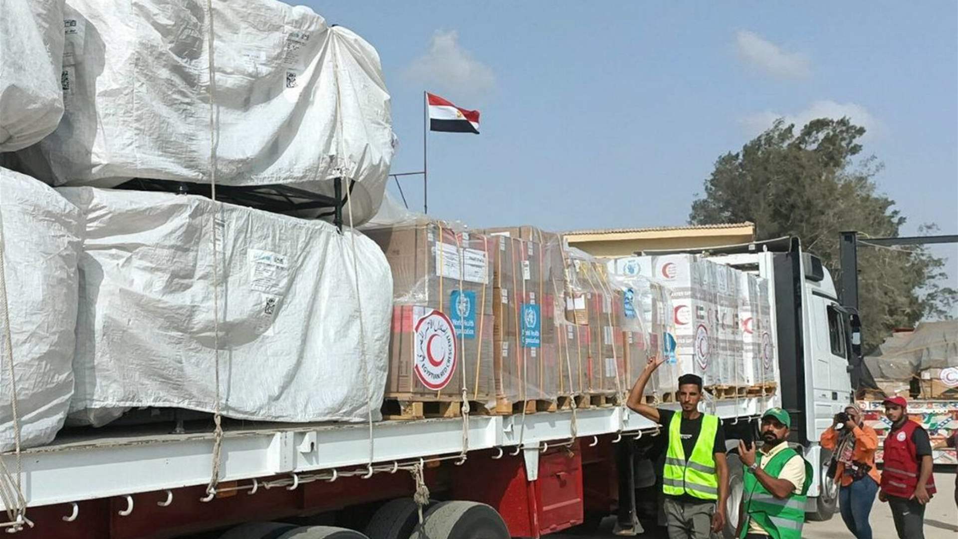 Al Jazeera: UNRWA withheld aid and delayed the entry of trucks into Gaza: Government media official in Gaza