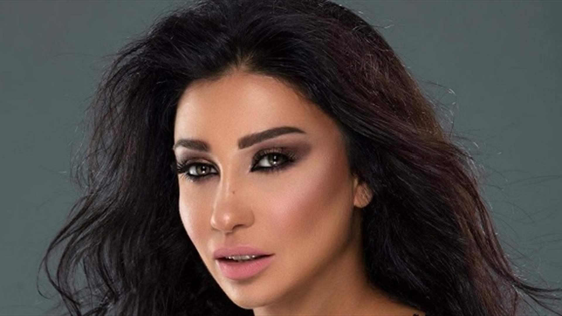 ساندرين الراسي: البيوت أسرار فلا تتدخلوا في شؤوننا العائلية... وما هي رسالتها لنادين الراسي؟