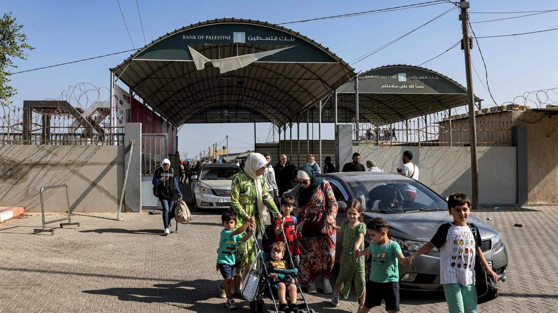 مجموعة جديدة من الفلسطينيين المزدوجي الجنسية تغادر قطاع غزة إلى مصر