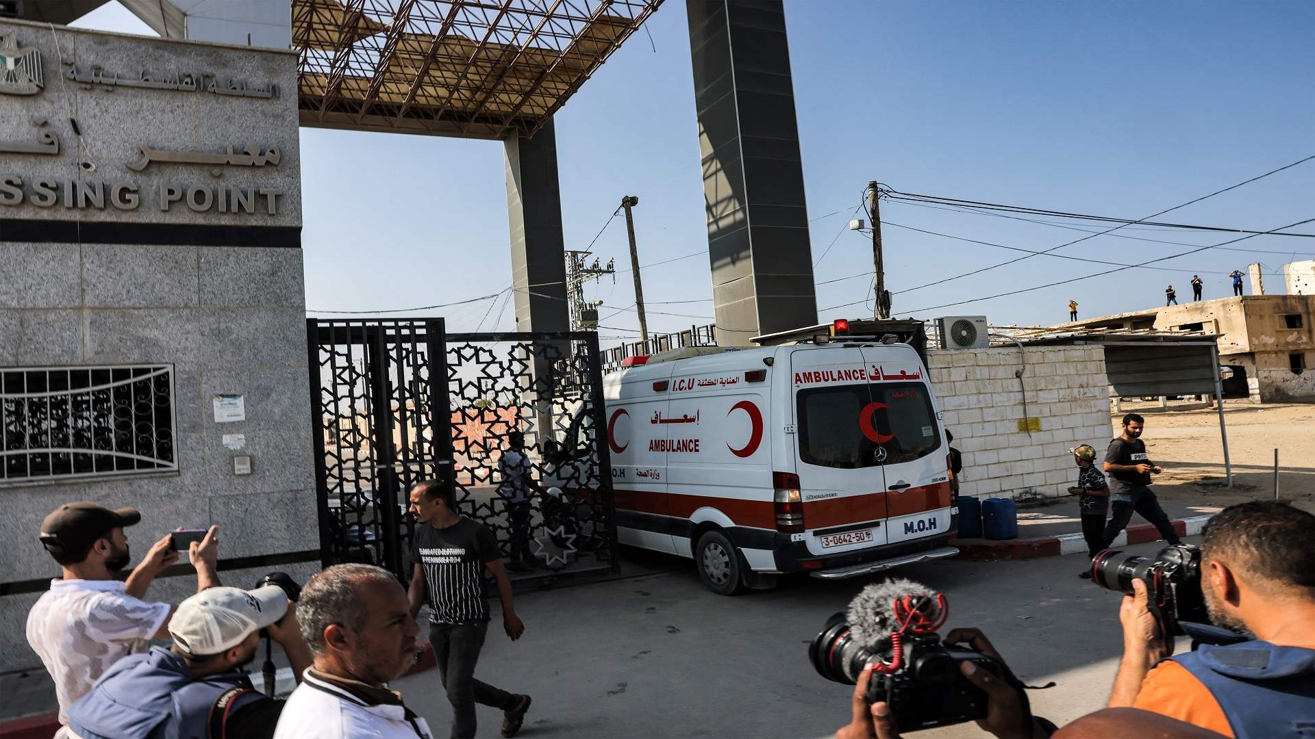 وصول مجموعة جديدة من الجرحى من قطاع غزة إلى مصر عبر معبر رفح