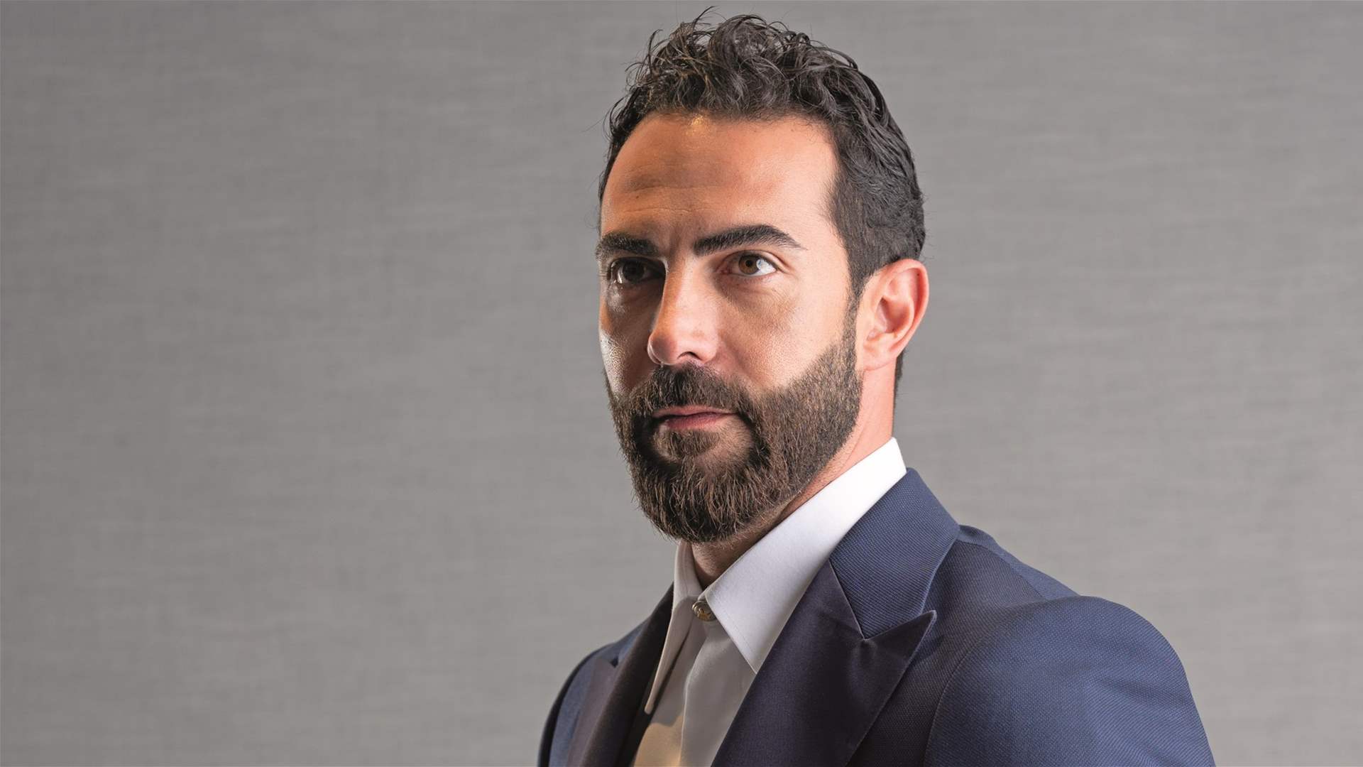 كارلوس عازار والإقدام على الزواج: خطوة جريئة! 