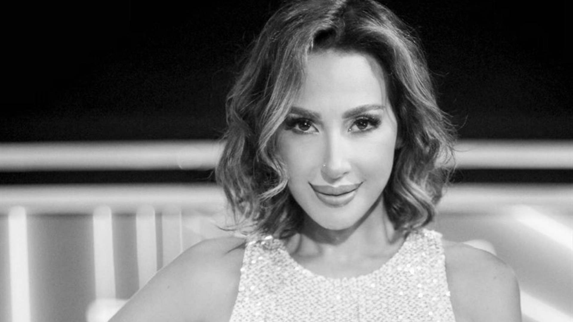 الحزن سيطر على ملامح وجهها... ورد الخال تحيي صمود المسعفين في غزة