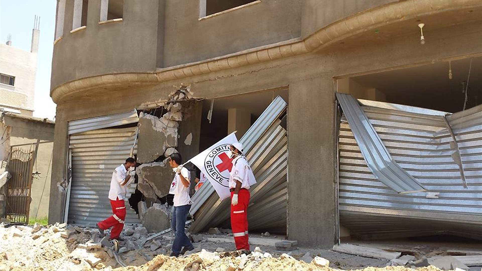 Red Cross says humanitarian convoy came under fire in Gaza City