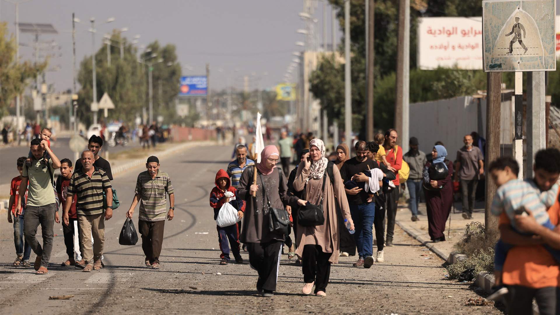 15,000 civilians flee Gaza in one day as Israeli forces move in